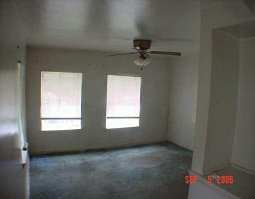 231 Hulton Road Penn Hills, PA 15147 - Photo 7 of 8 Dining Room.