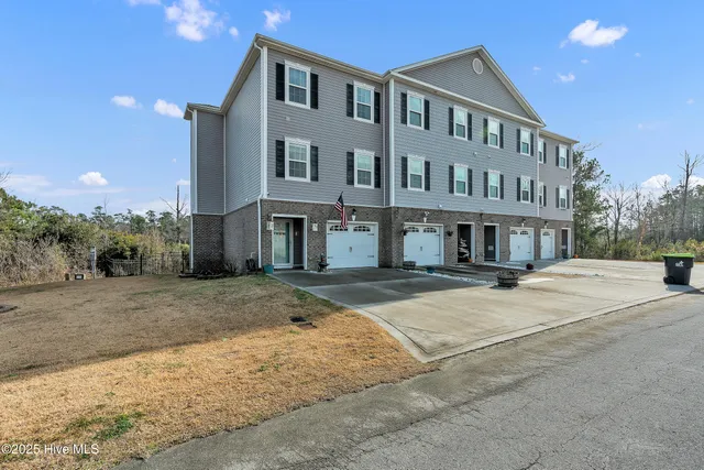 $360,000 | 406 Garland Shores Drive, Hubert, NC 28539