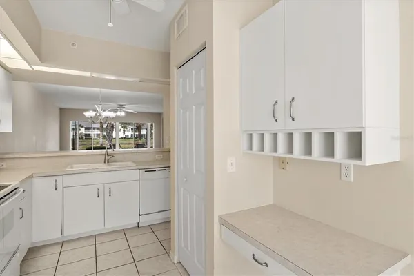 $199,900 | 404 Laurel Lake Drive, Unit 105, Venice, FL 34292