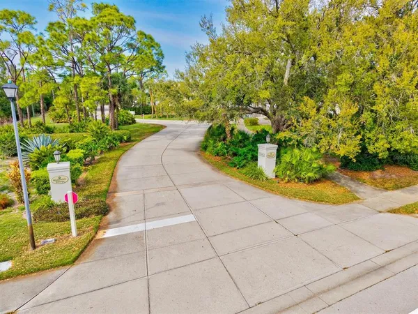 $199,900 | 404 Laurel Lake Drive, Unit 105, Venice, FL 34292
