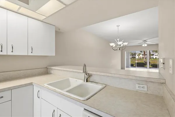 $199,900 | 404 Laurel Lake Drive, Unit 105, Venice, FL 34292