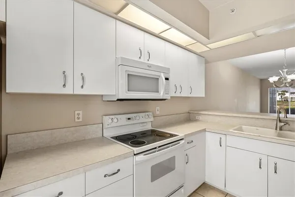 $199,900 | 404 Laurel Lake Drive, Unit 105, Venice, FL 34292
