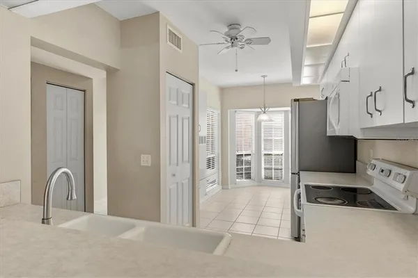 $199,900 | 404 Laurel Lake Drive, Unit 105, Venice, FL 34292