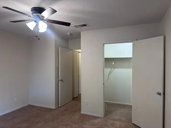 $1,295 | 410 Linden Street, Unit B, Bastrop, TX 78602