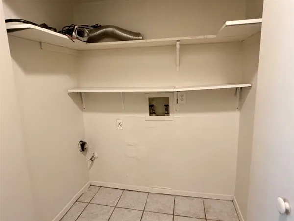 $1,295 | 410 Linden Street, Unit B, Bastrop, TX 78602