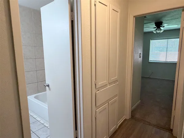 $1,295 | 410 Linden Street, Unit B, Bastrop, TX 78602