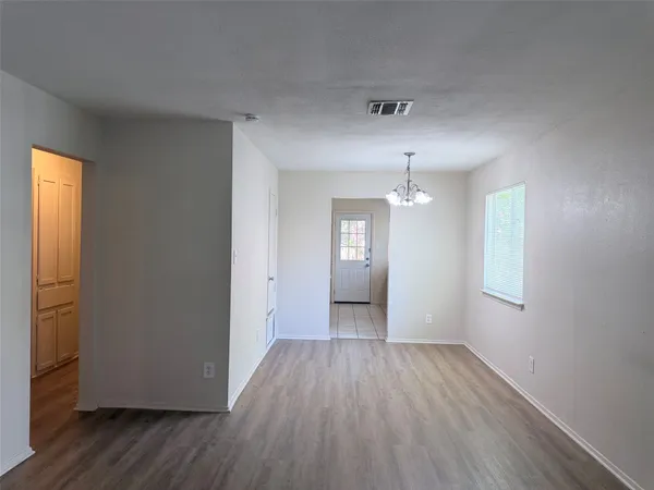 $1,295 | 410 Linden Street, Unit B, Bastrop, TX 78602