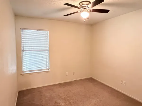 $1,295 | 410 Linden Street, Unit B, Bastrop, TX 78602