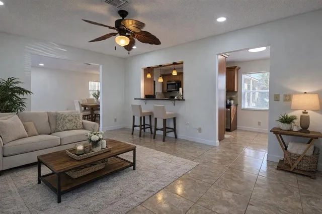 $2,500 | 7423 Pine Forest Circle West, Lake Worth, FL 33467