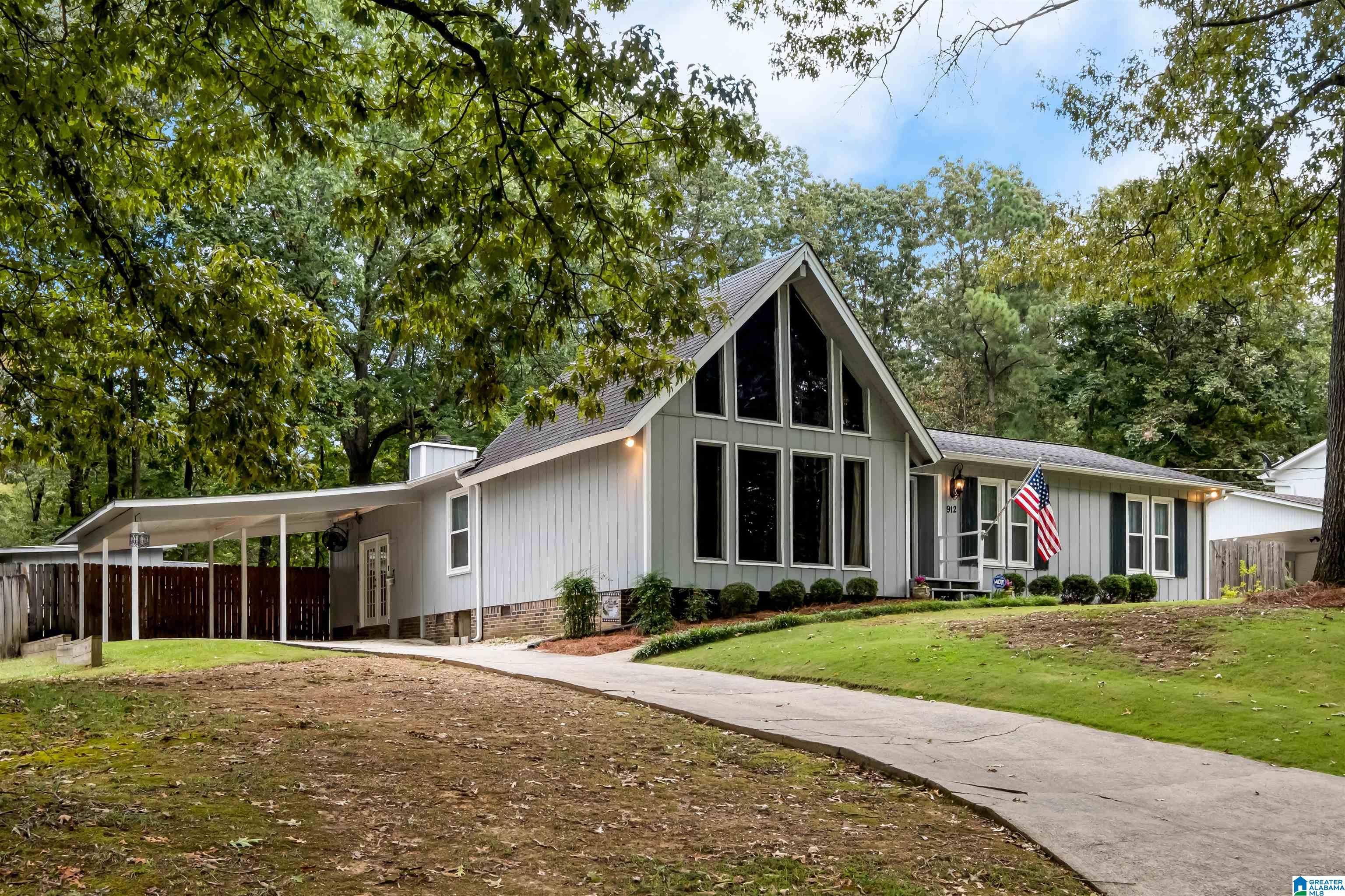 912 Colonial Drive Alabaster, AL 35007 - Photo 4 of 58
