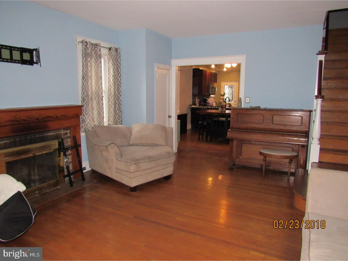 4232 Decatur Street Philadelphia, PA 19136 - Photo 7 of 25 Living Room