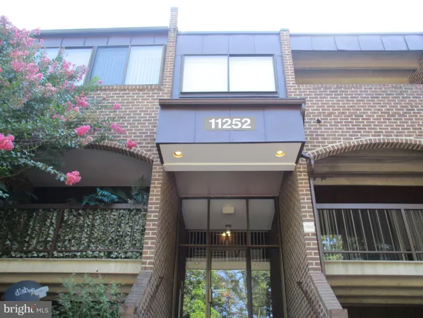 $2,700 | 11252 Chestnut Grove Square, Unit 348, Reston, VA 20190