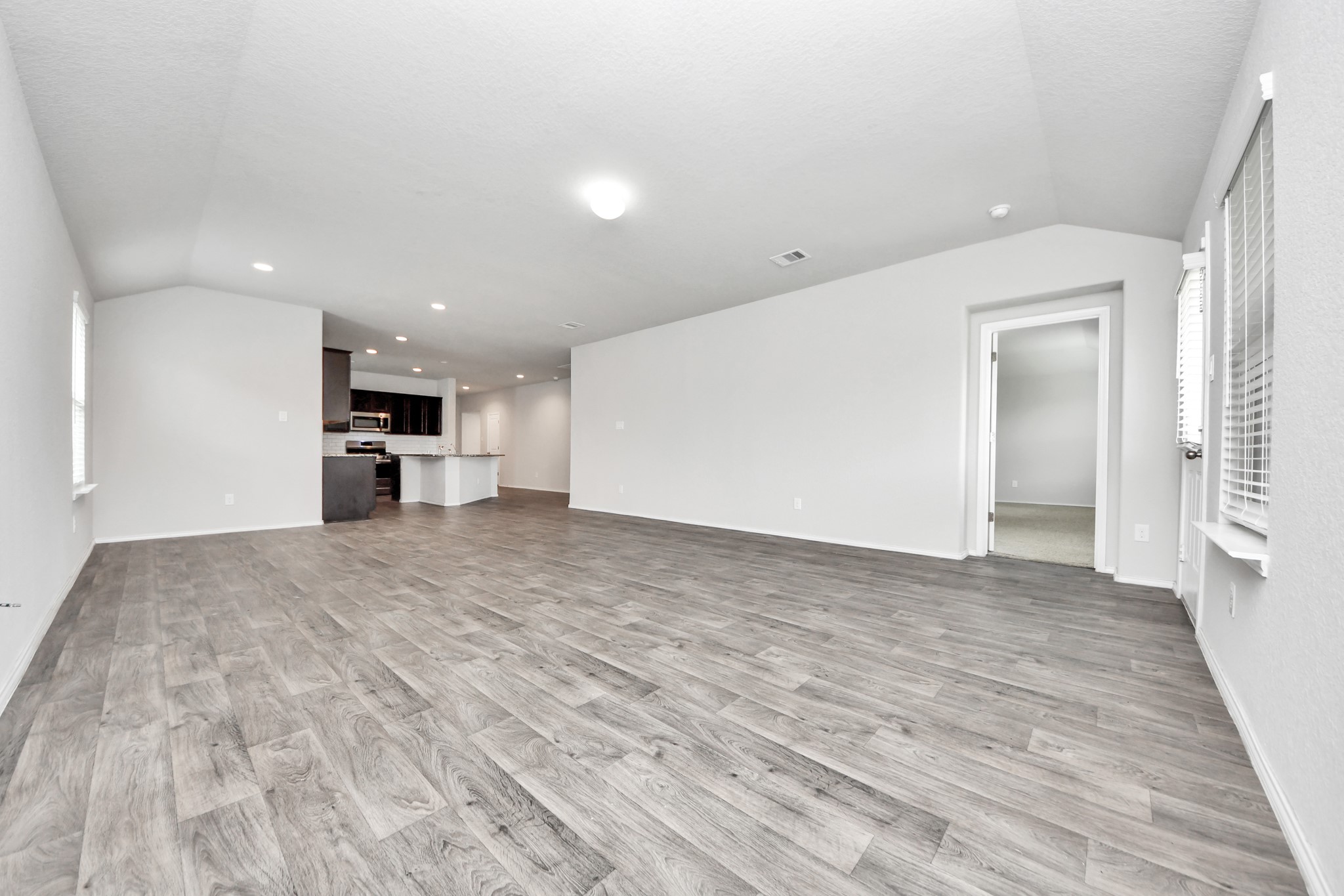 8302 Rose Petals Lane Rosharon, TX 77583 - Photo 37 of 42 Spacious living area with natural light