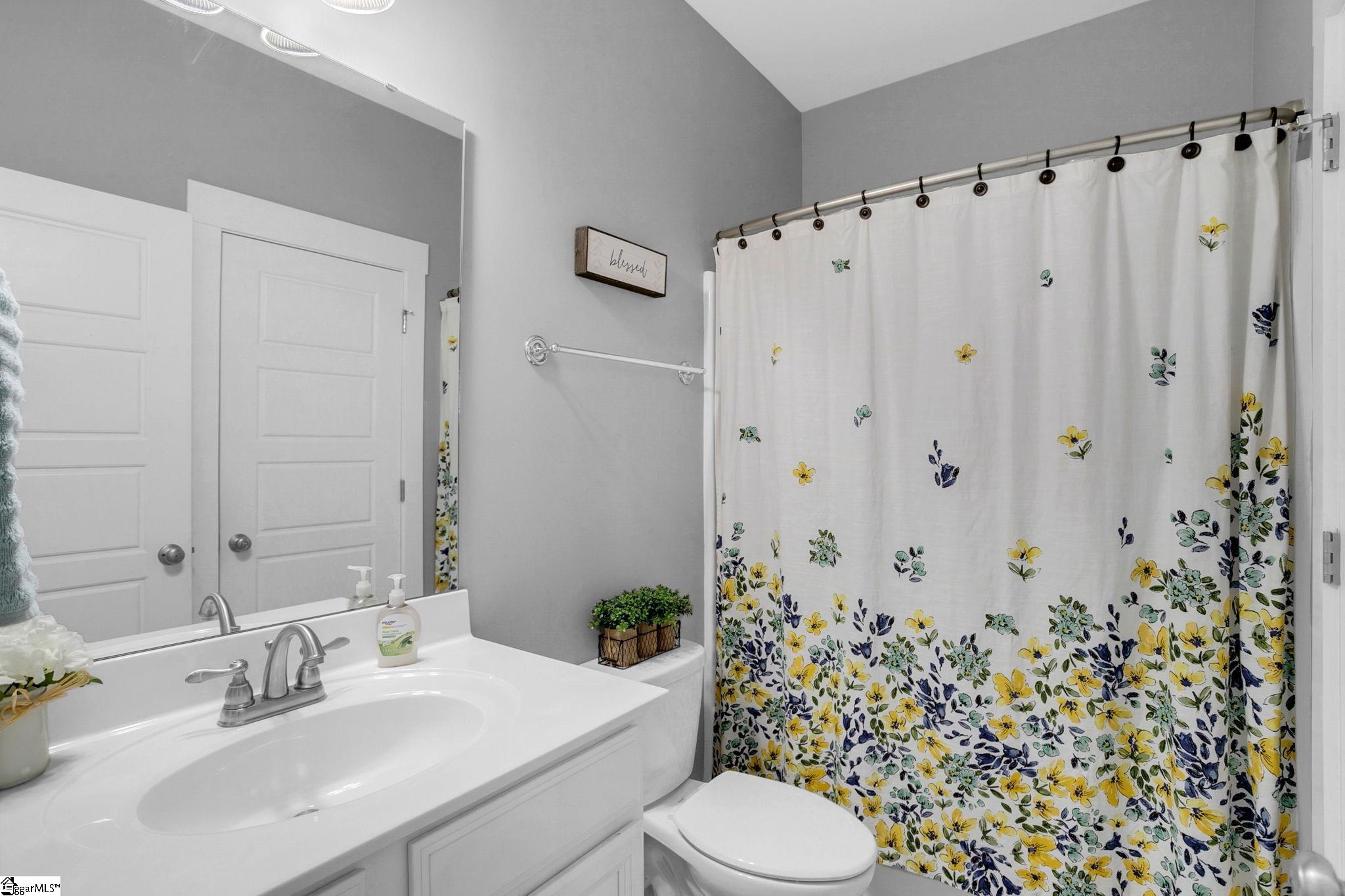 204 Noble Street Greer, SC 29651 - Photo 3 of 33