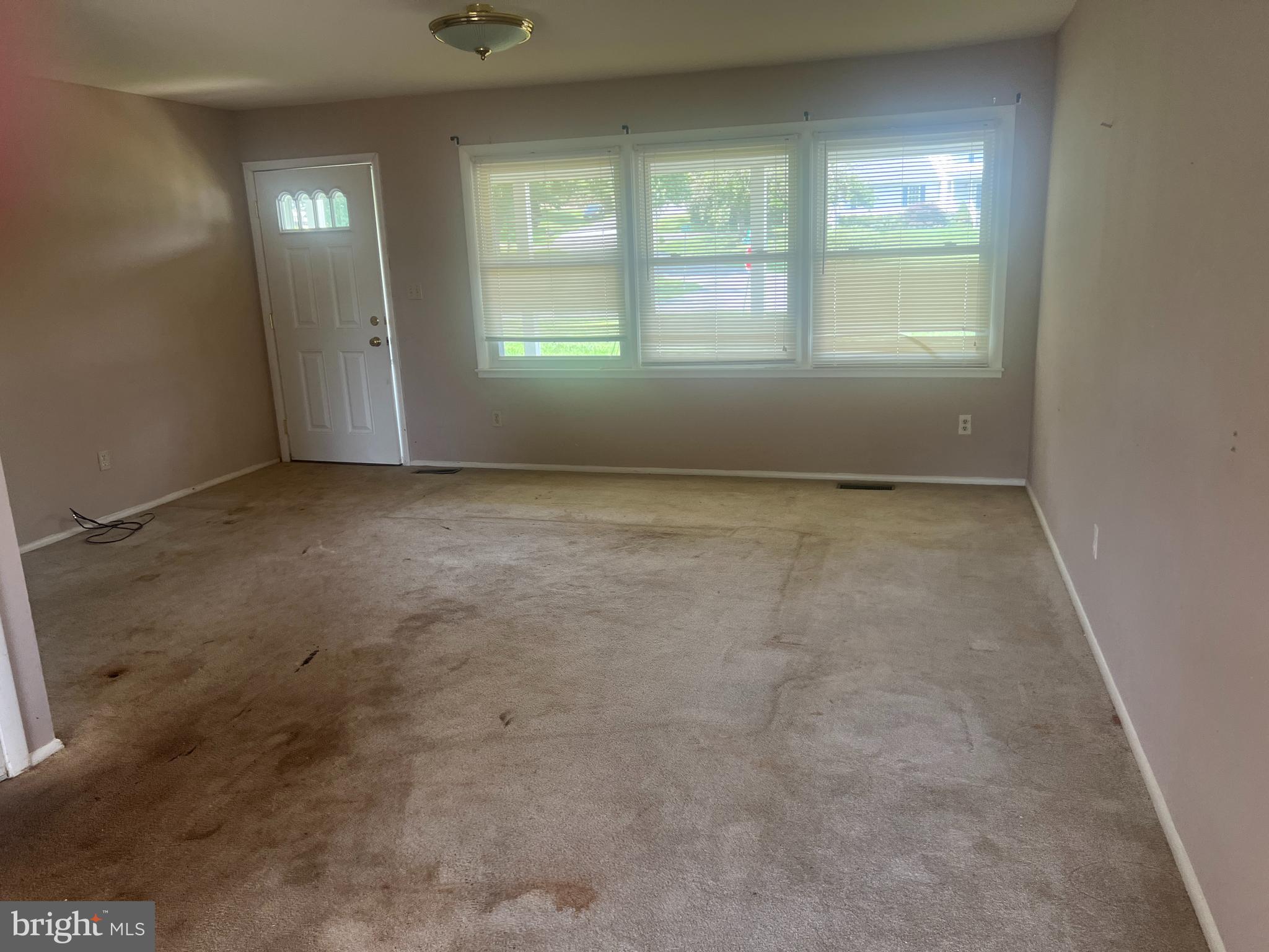 1598 Bowis Drive Point of Rocks, MD 21777 - Photo 10 of 29 Living Room