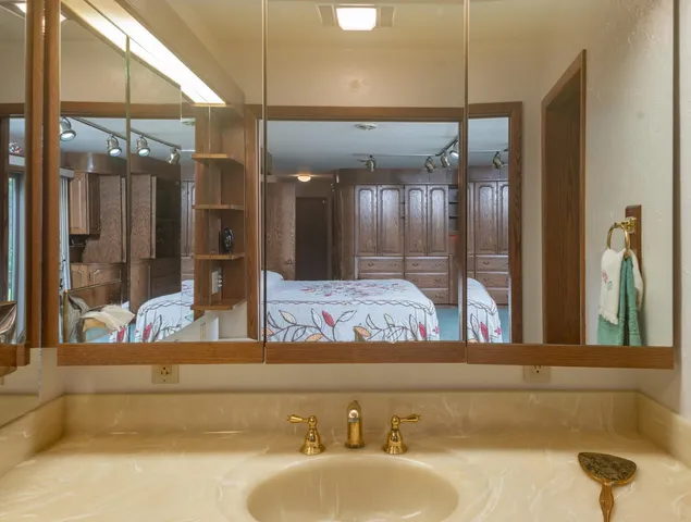 $774,000 | N2068 State Road 22, Wautoma, WI 54982