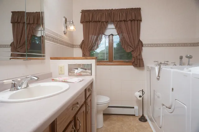 $774,000 | N2068 State Road 22, Wautoma, WI 54982