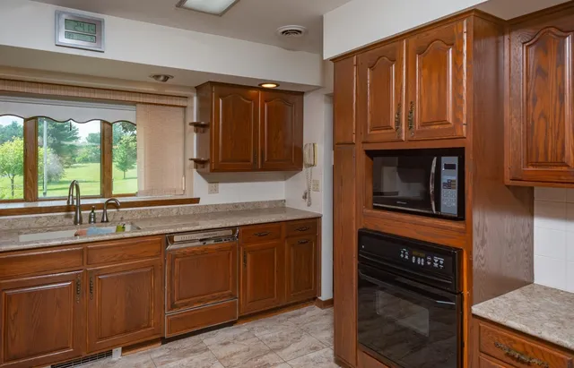 $774,000 | N2068 State Road 22, Wautoma, WI 54982