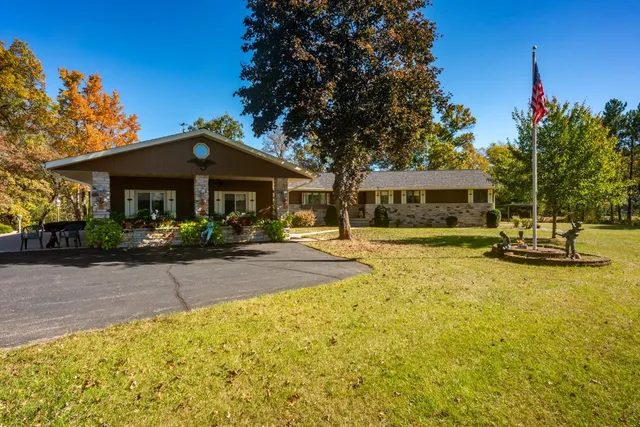 $774,000 | N2068 State Road 22, Wautoma, WI 54982