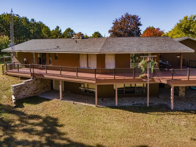 $774,000 | N2068 State Road 22, Wautoma, WI 54982