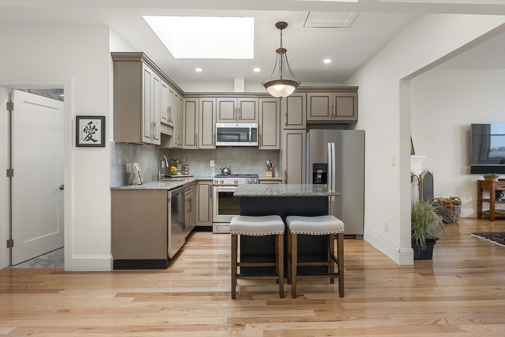 31 Bay State Road, Unit 4 Boston, MA 02215 - Photo 11 of 42