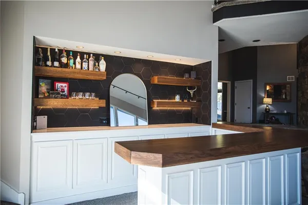 $1,149,000 | 4112 Miller Road, St. Joseph, MO 64505