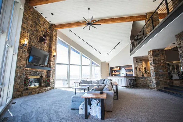 $1,049,000 | 4112 Miller Road, St. Joseph, MO 64505
