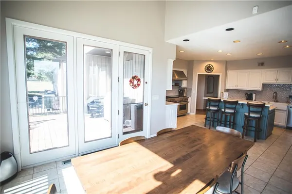 $1,049,000 | 4112 Miller Road, St. Joseph, MO 64505