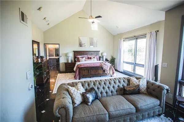 $1,049,000 | 4112 Miller Road, St. Joseph, MO 64505