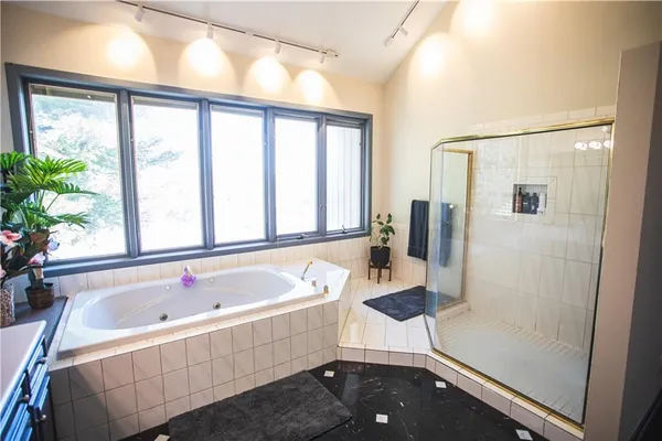 $1,149,000 | 4112 Miller Road, St. Joseph, MO 64505