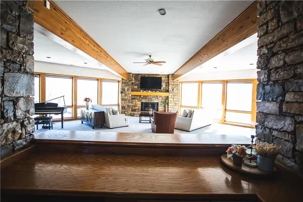 $1,149,000 | 4112 Miller Road, St. Joseph, MO 64505