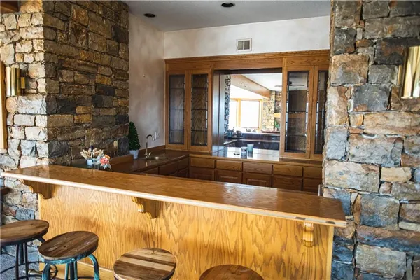 $1,149,000 | 4112 Miller Road, St. Joseph, MO 64505