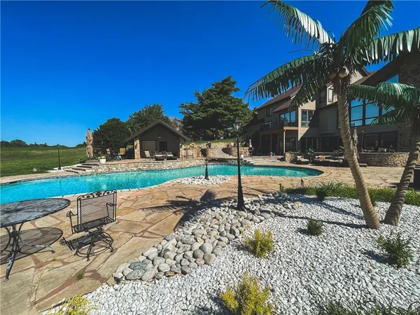 $1,149,000 | 4112 Miller Road, St. Joseph, MO 64505