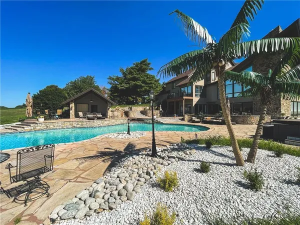 $1,149,000 | 4112 Miller Road, St. Joseph, MO 64505