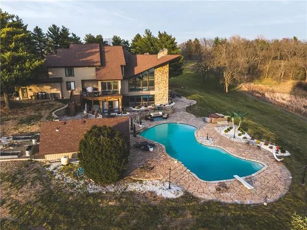 $1,049,000 | 4112 Miller Road, St. Joseph, MO 64505