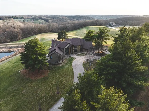 $1,049,000 | 4112 Miller Road, St. Joseph, MO 64505