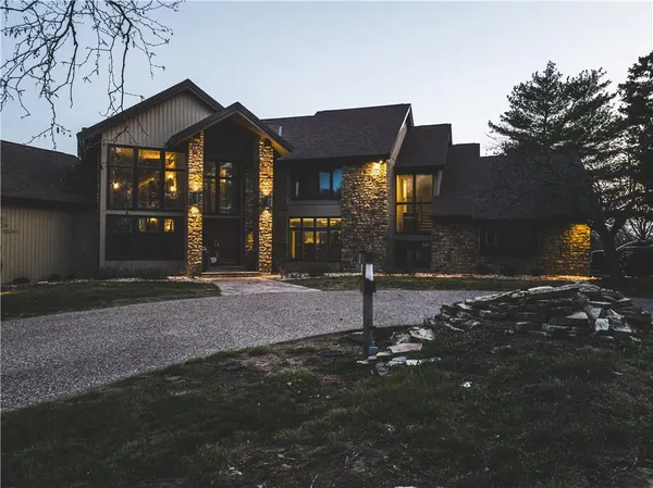 $1,149,000 | 4112 Miller Road, St. Joseph, MO 64505