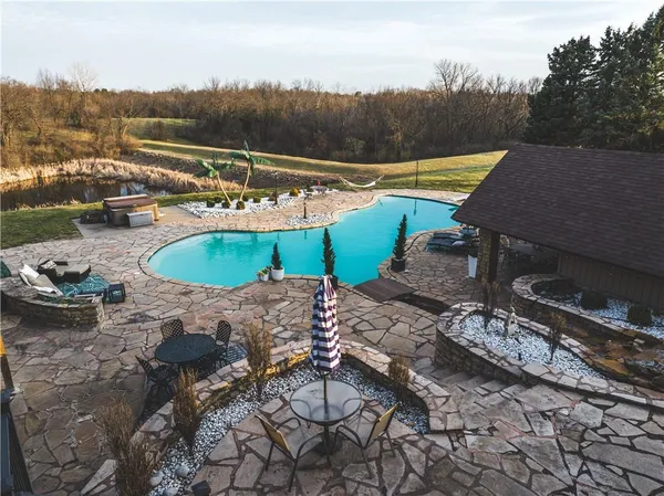 $1,049,000 | 4112 Miller Road, St. Joseph, MO 64505