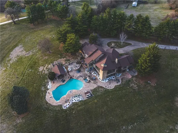 $1,149,000 | 4112 Miller Road, St. Joseph, MO 64505