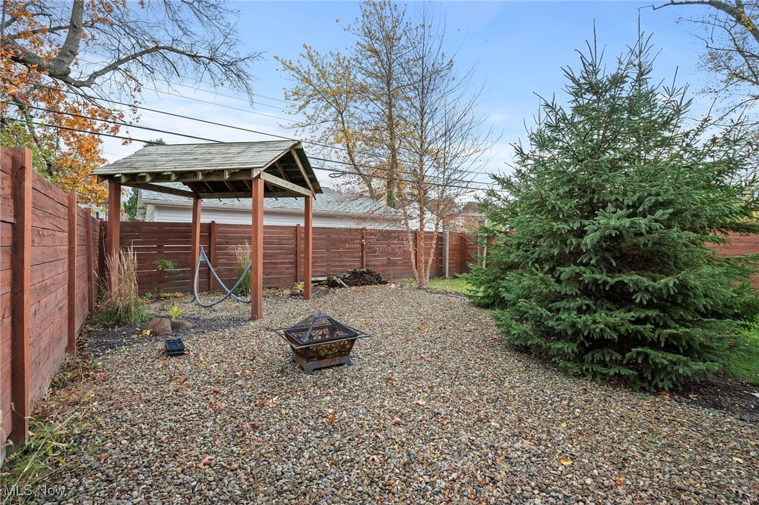 2231 Cranston Road Cleveland, OH 44118 - Photo 34 of 35 Gallery Image 34