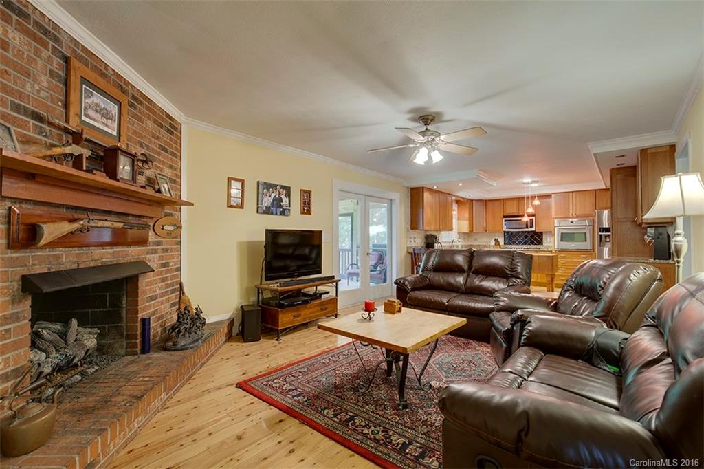 614 South Country Club Road Brevard, NC 28712 - Photo 4 of 13 Gallery Image 4