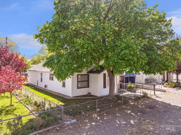 $280,000 | 322 Jackson Street, Twin Falls, ID 83301