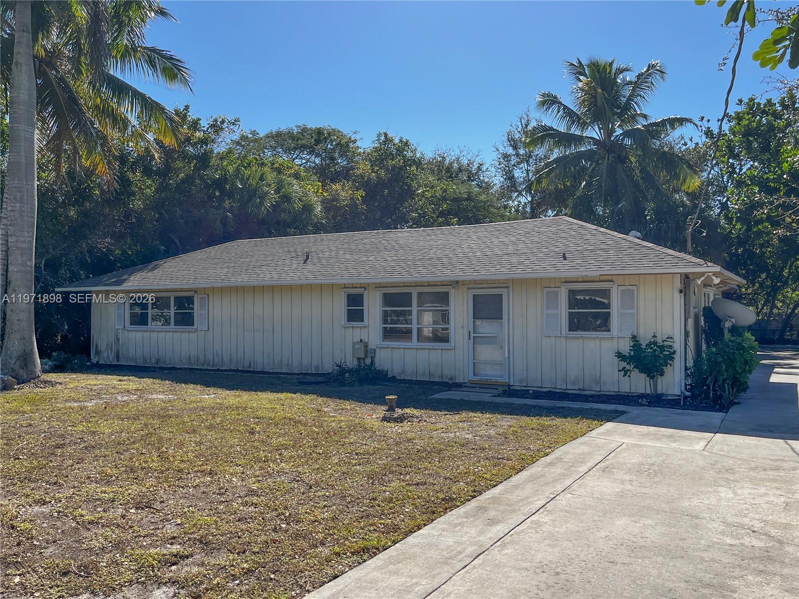 325 South Manor Drive Stuart, FL 34994 - Photo 11 of 27