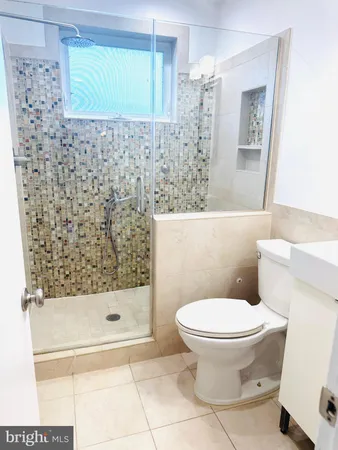 $3,200 | 11231 Ashley Drive, Rockville, MD 20852
