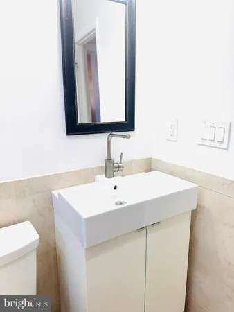 $3,200 | 11231 Ashley Drive, Rockville, MD 20852