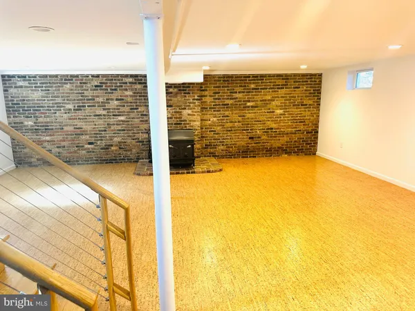 $3,200 | 11231 Ashley Drive, Rockville, MD 20852