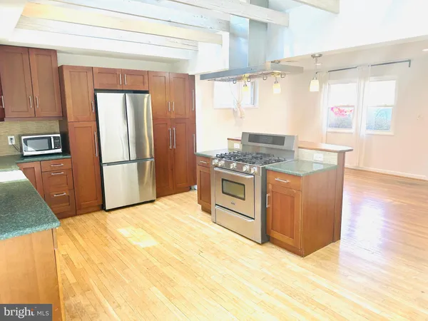 $3,200 | 11231 Ashley Drive, Rockville, MD 20852