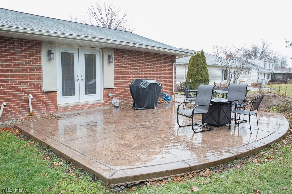 5343 Oak Point Road Lorain, OH 44053 - Photo 3 of 26 Gallery Image 3