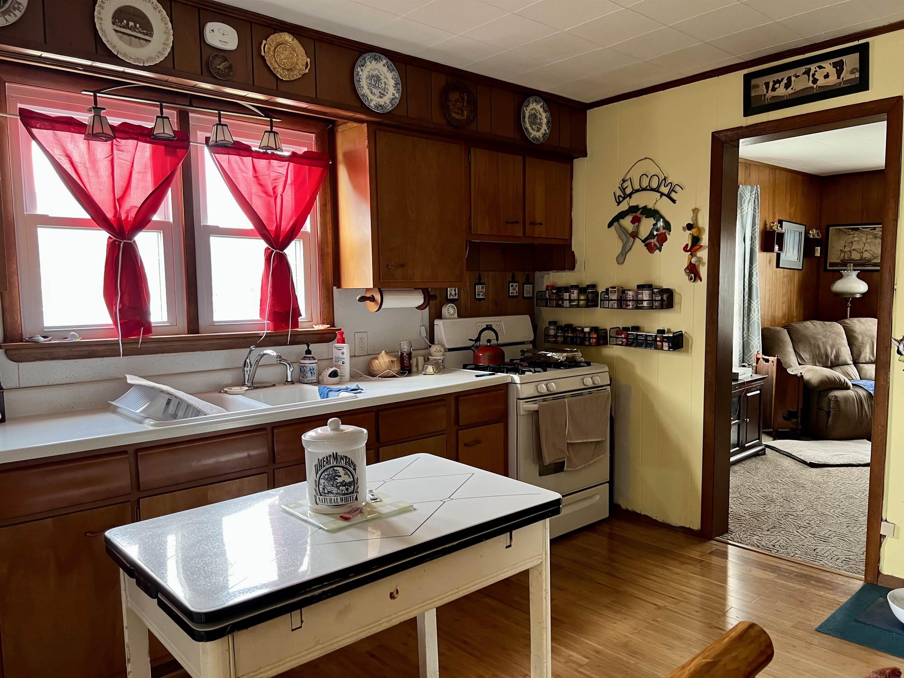 1104 Maple Street Mitchell, IN 47446 - Photo 12 of 22 Gallery Image 12
