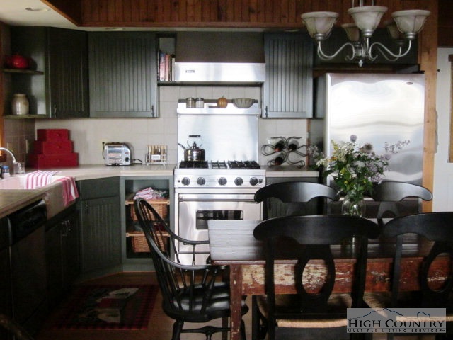 1940 Silverleaf Road Zionville, NC 28698 - Photo 37 of 39 Gallery Image 37